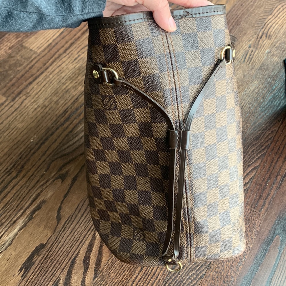 Louis Vuitton Neverfull MM - Picture 14 of 16